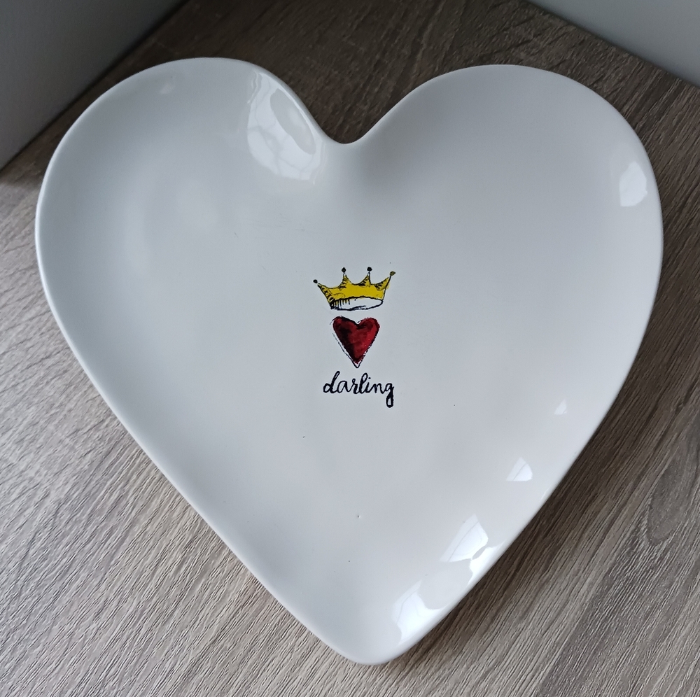 Rae Dunn "Darling" Heart Plate ♥️👑